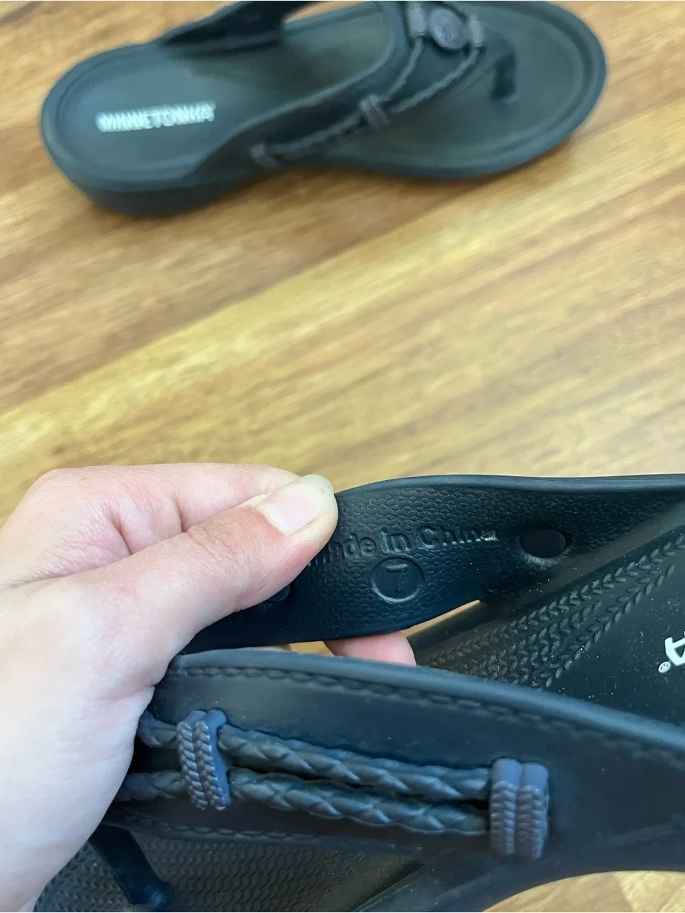 Minnetonka Kids Sandal Size 7